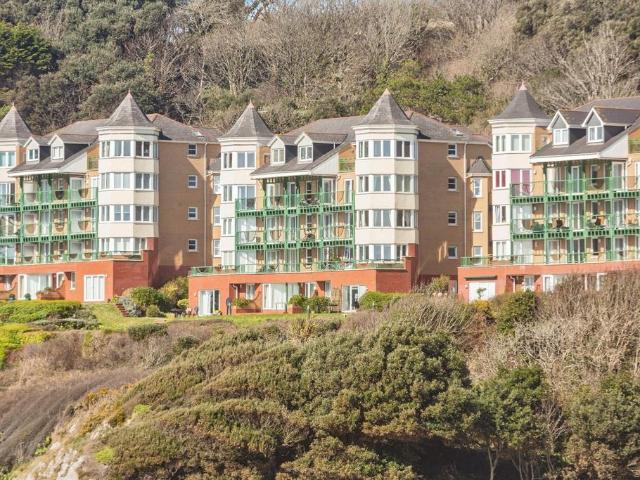 Flat for sale in Manselfield, Wales