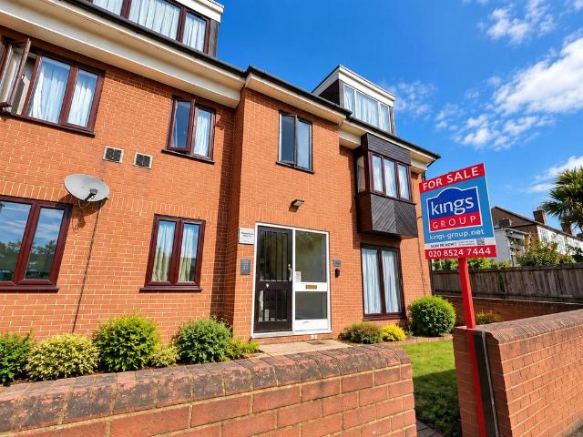 Flat for sale in London Borough of Waltham Forest, Greater London