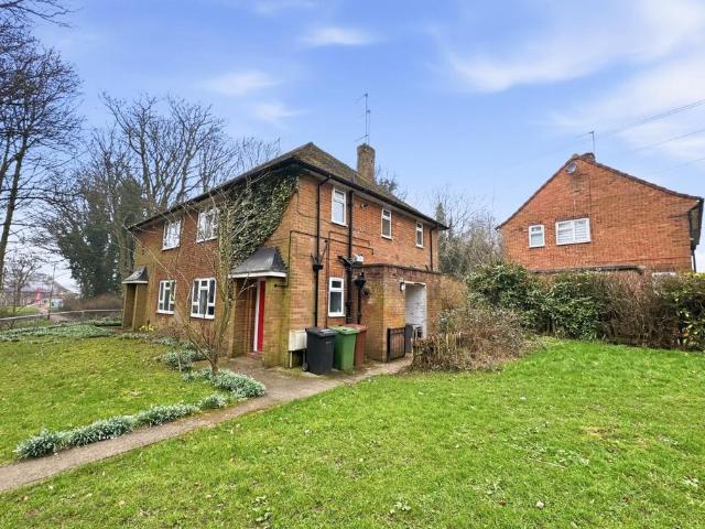 Flat for sale in Roundhay, West Yorkshire