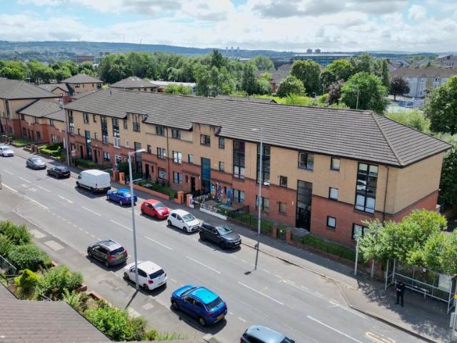 Flat for sale in Bridgeton, Scotland