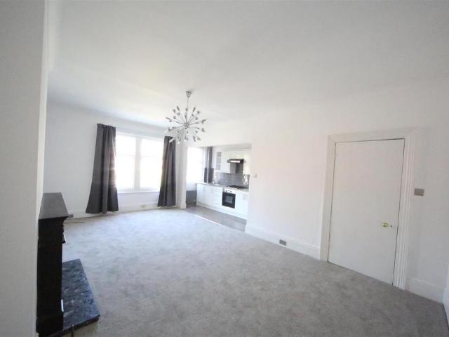 Flat for sale in South Hampstead, Greater London