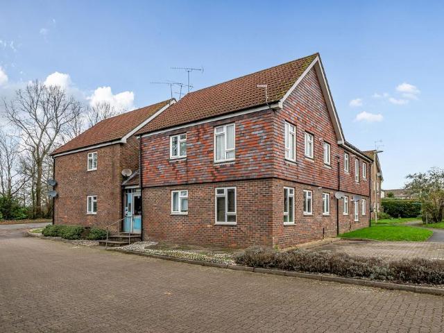 Flat for sale in Bolton Low Houses, Hampshire