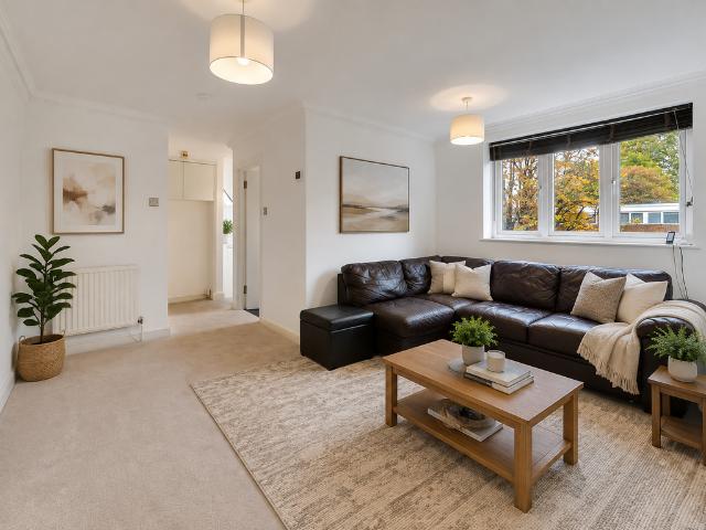 Flat for sale in London Borough of Lambeth, Greater London