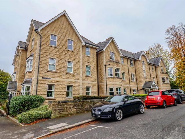 Flat for sale in Kenwood, South Yorkshire
