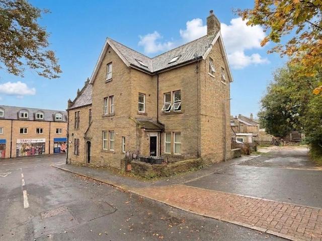 Flat for sale in Hipperholme, Calderdale