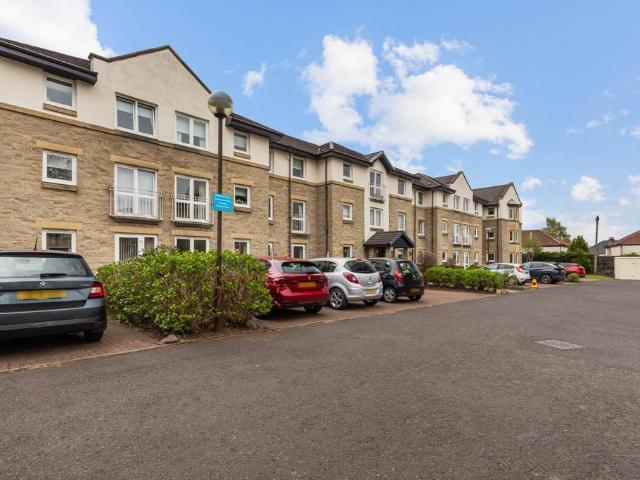 Flat for sale in Whitehaugh, Glenburn