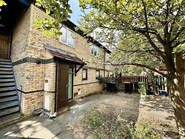 Flat for sale in Fenny Stratford, Milton Keynes