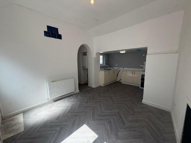 Flat for sale in Coedffranc, Skewen