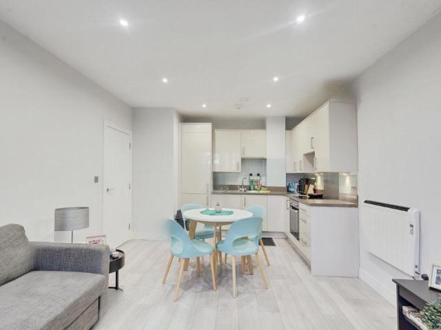 Flat for sale in Prittlewell, Alton Barnes