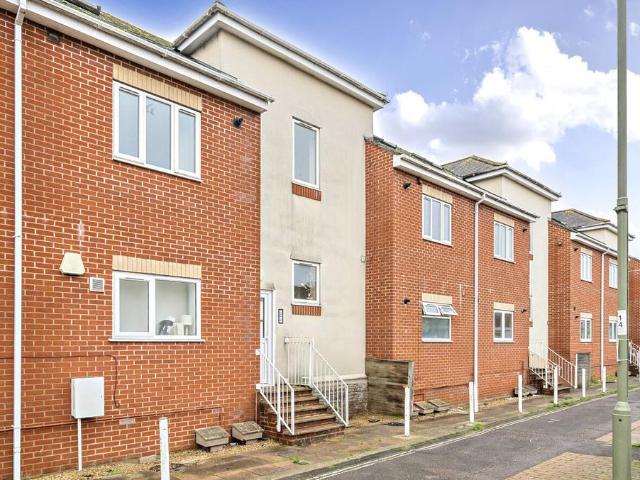 Flat for sale in Eastleigh, Helford