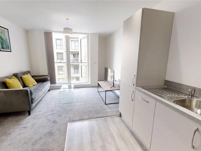 Flat for sale in Blackfriars, Salford