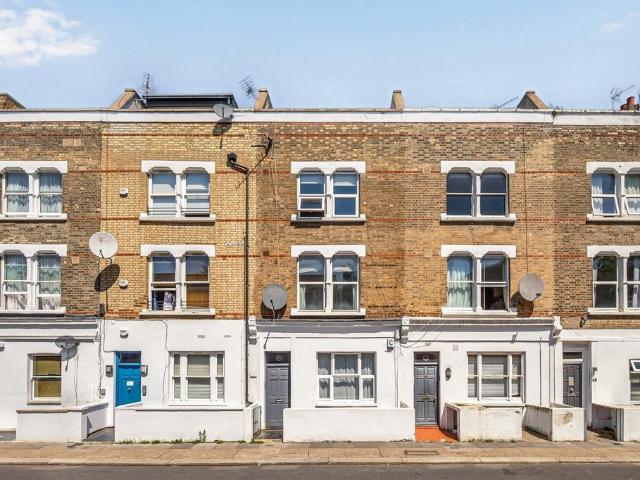 Flat for sale in Hammersmith, Greater London