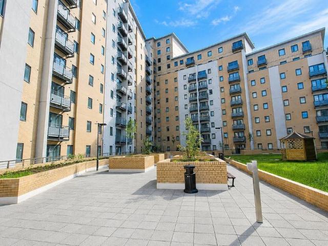 Flat for sale in Arena Quarter, Leeds