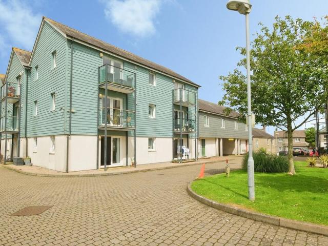 Flat for sale in Mount Ambrose, Cornwall