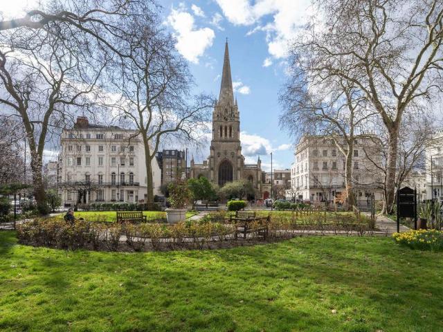 Flat for sale in Paddington, Greater London