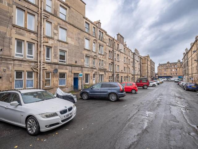 Flat for sale in Tynecastle, Gorgie