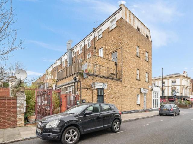 Flat for sale in Barnsbury, Greater London