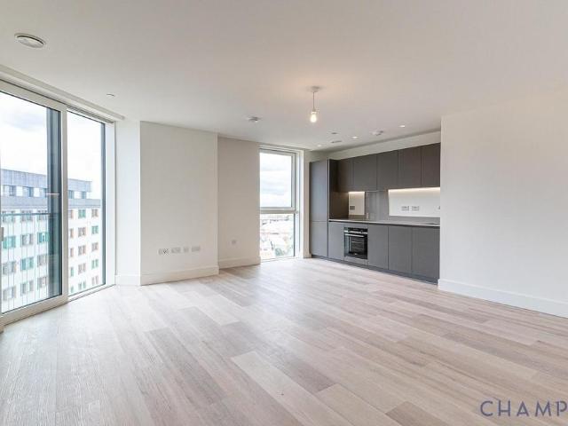 Flat for sale in Hale Village, Tottenham Hale