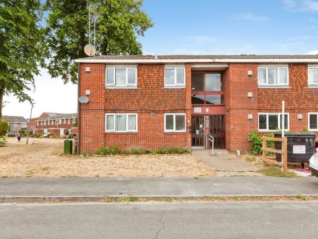 Flat for sale in Slough