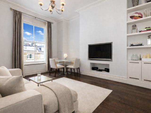 Flat for sale in Maida Vale, Greater London