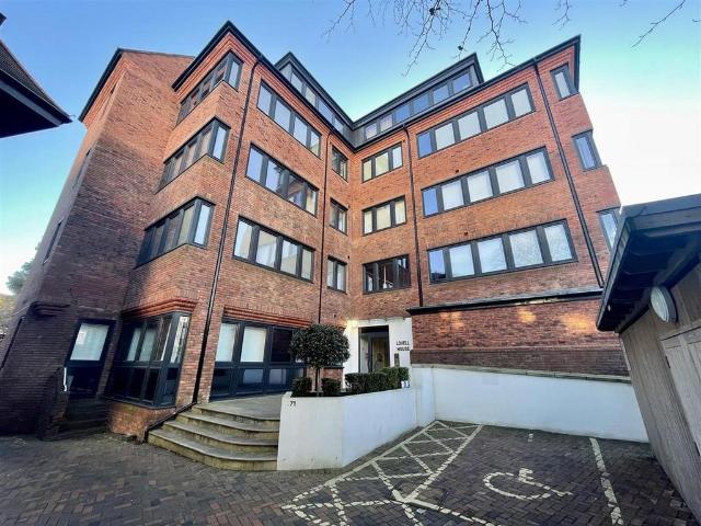 Flat for sale in Greater London