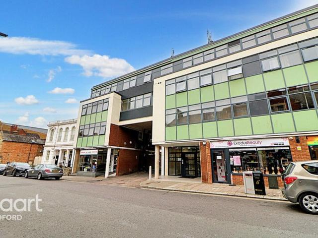 Flat for sale in Castle, Bedford