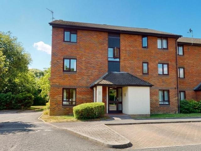 Flat for sale in Dromore, Oxfordshire