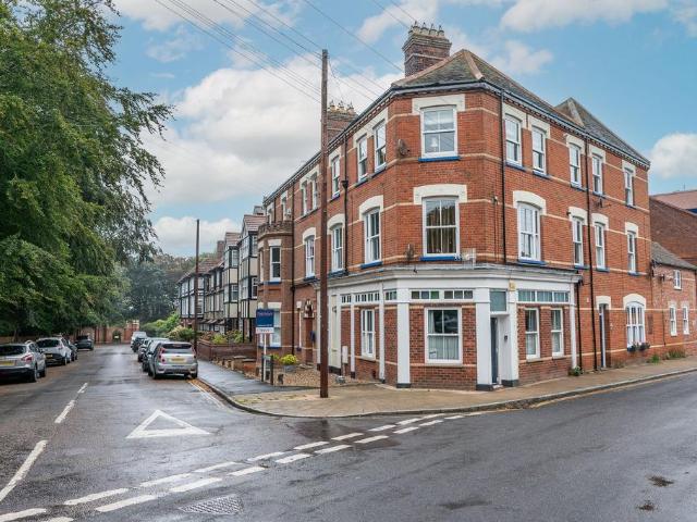 Flat for sale in Comers, Norfolk