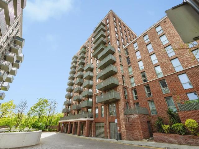 Flat for sale in Kenton, Greater London