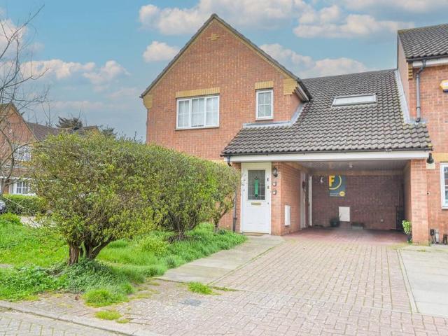 Flat for sale in Cyprus, Greater London