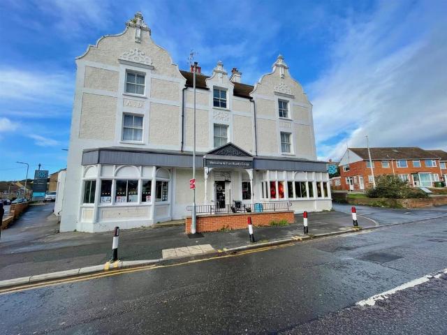 Flat for sale in Iford, East Sussex