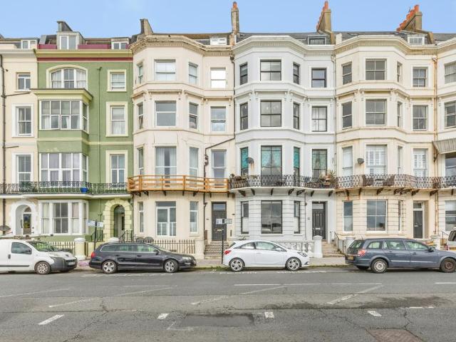 Flat for sale in Cuckoo Hill, Hastings