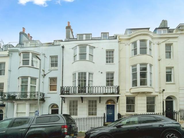 Flat for sale in Queen's Park, Brighton & Hove