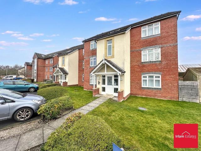 Flat for sale in Lower Irlam, Salford