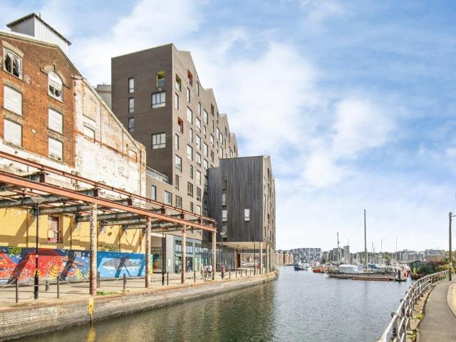 Flat for sale in Stoke, Ipswich