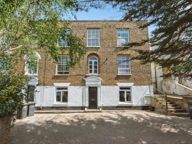 Flat for sale in Kings Farm, Hamerton
