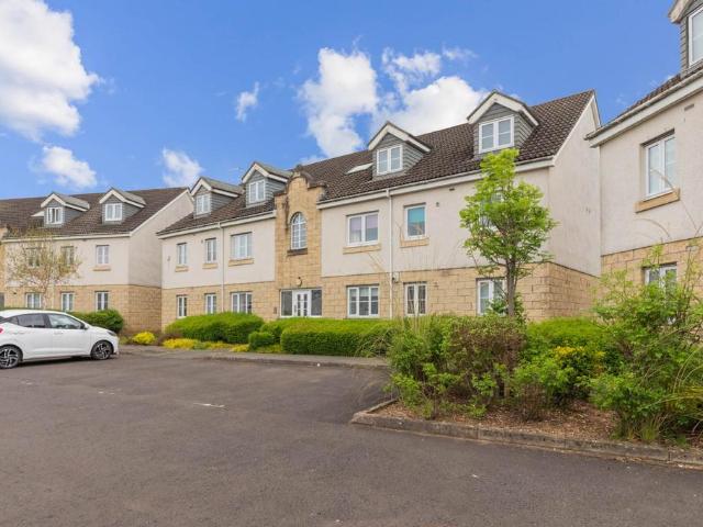 Flat for sale in Johnstone Castle, Elderslie