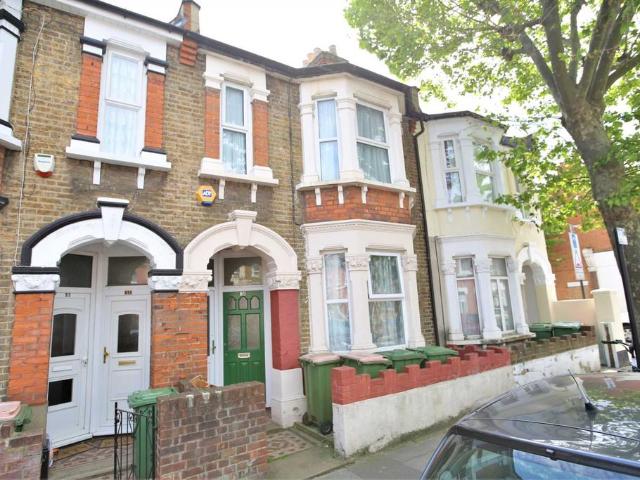 Flat for sale in Plashet, Greater London