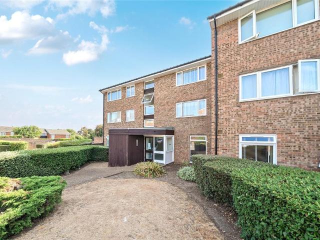 Flat for sale in Ramsden, Greater London