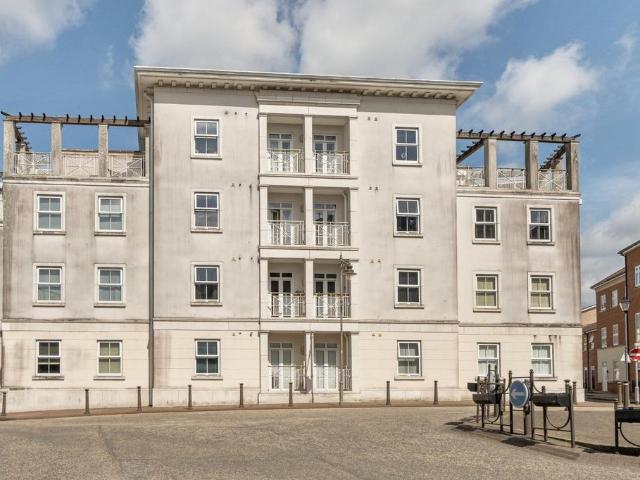 Flat for sale in Dickens Heath, West Midlands