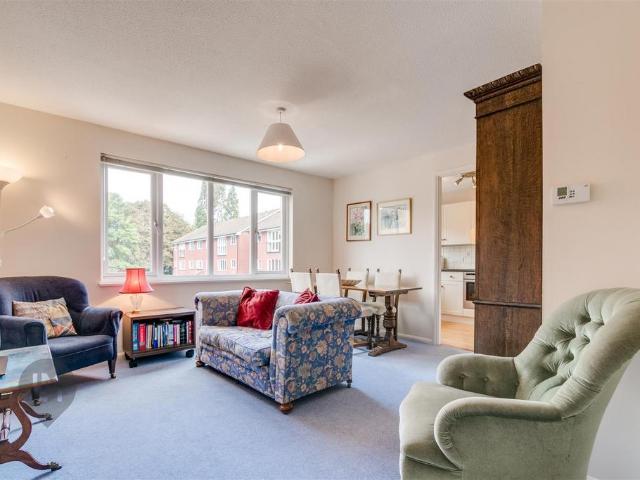 Flat for sale in Southfields, Greater London
