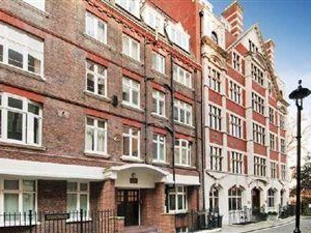 Flat for sale in Covent Garden, Greater London