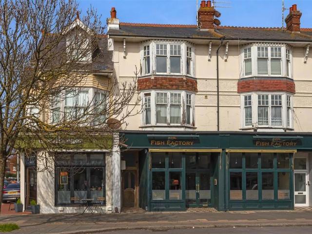 Flat for sale in Worthing, West Sussex