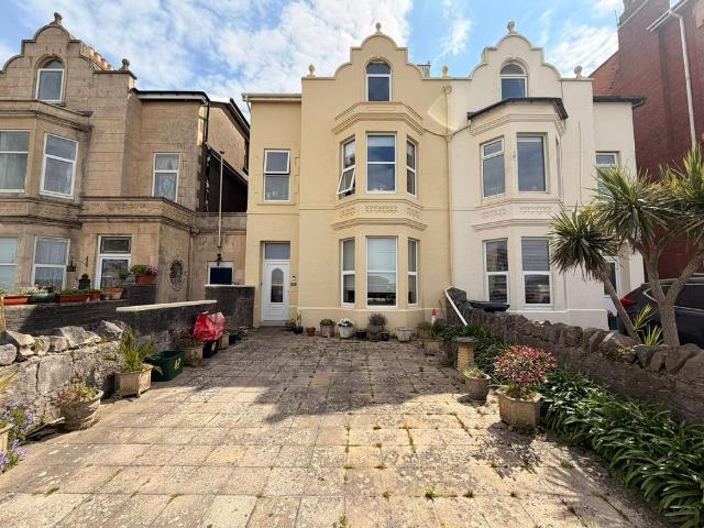 Flat for sale in Weston-super-mare, North Somerset