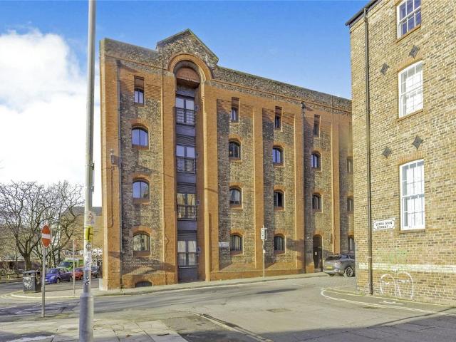Flat for sale in Ropewalks, Calderstones