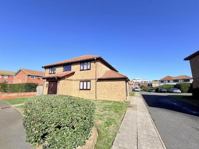 Flat for sale in Seaford, Lewes