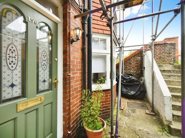 Flat for sale in Hanover & Queen's Park, Brighton
