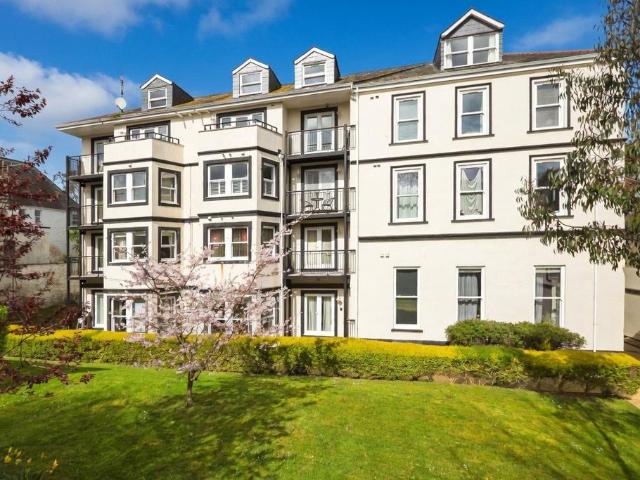 Flat for sale in Falmouth, Cornwall