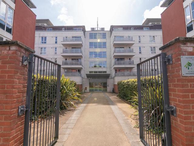 Flat for sale in Old Wharf, City Of Leicester