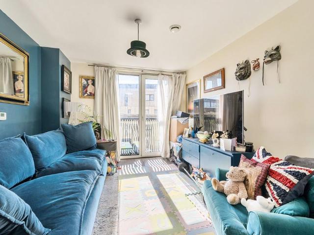Flat for sale in Pimlico, Greater London